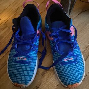 Nike LeBron Witness VII sneakers size 9